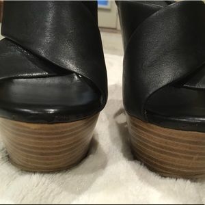 Jessica Simpson platforms